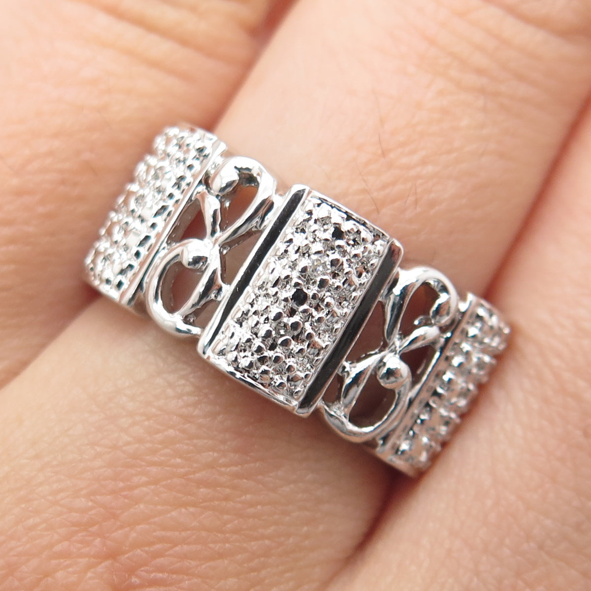 925 Sterling Silver Real Diamond Accent Ornate Ring Size 8.25