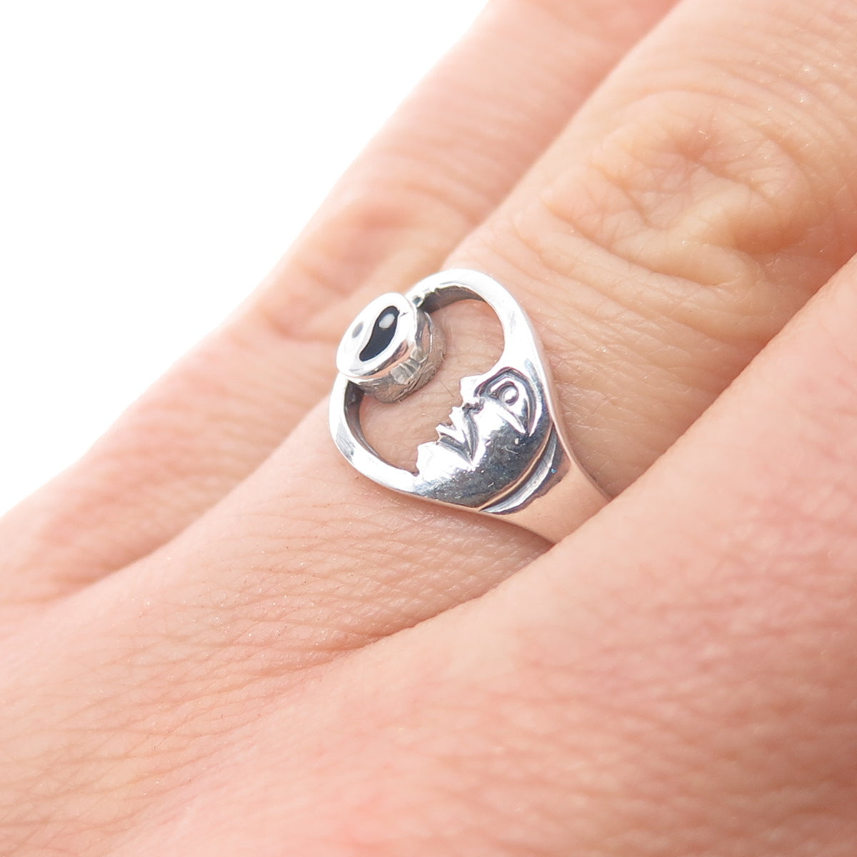 925 Sterling Silver Vintage Enamel Yin Yang Crescent Moon Ring Size 6.5