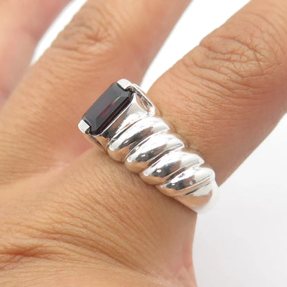925 Sterling Silver Vintage Chapal-Zenray Red Garnet Puffy Ribbed Ring Size 6.75