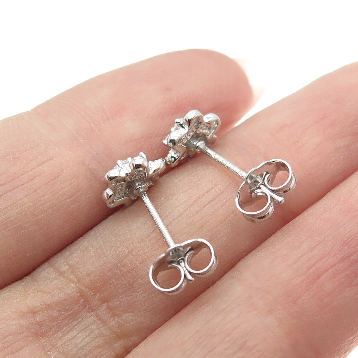 925 Sterling Silver Round-Cut Shaped C Z Stud Earrings