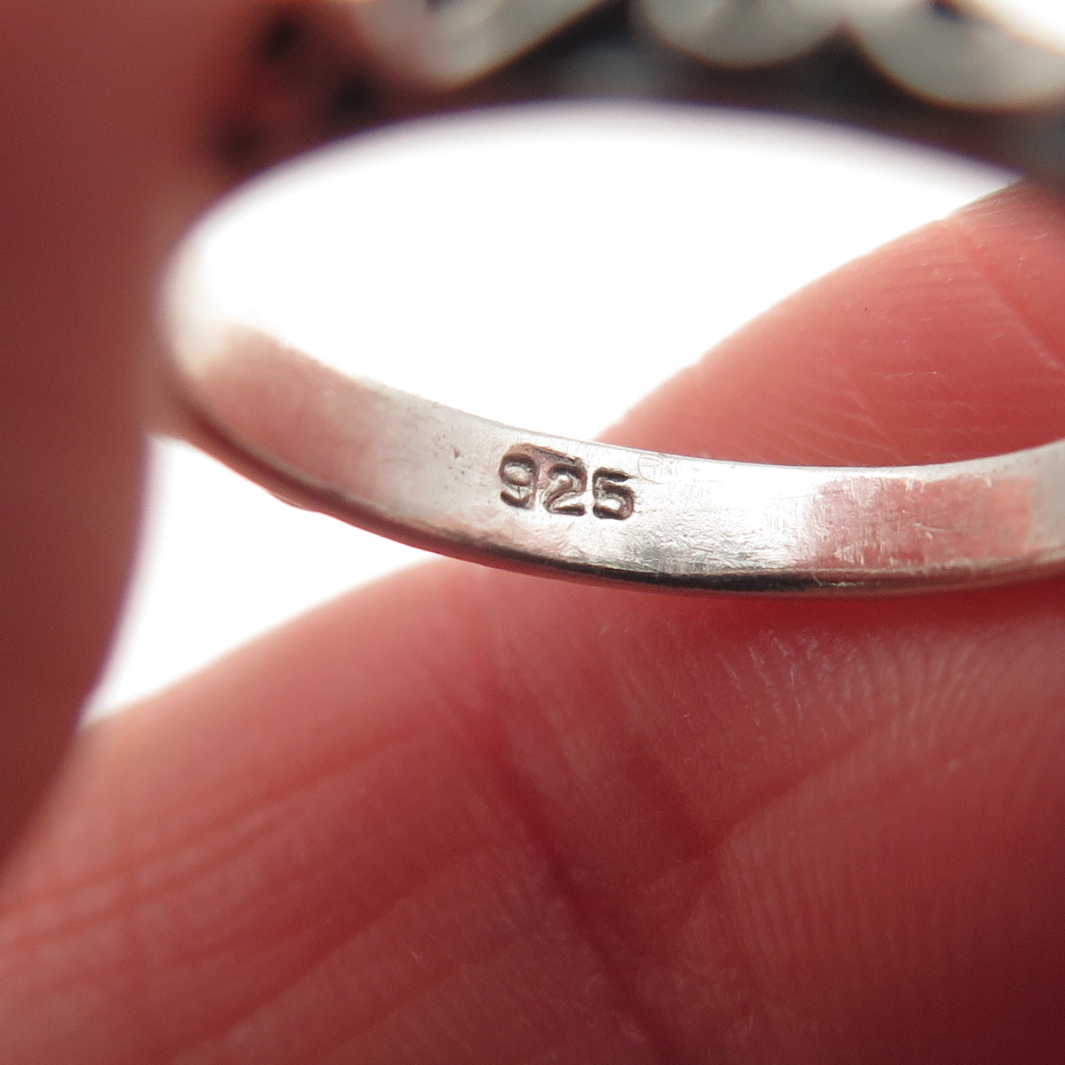 925 Sterling Silver Vintage Swirl Stackable Oxidized Band Ring Size 5