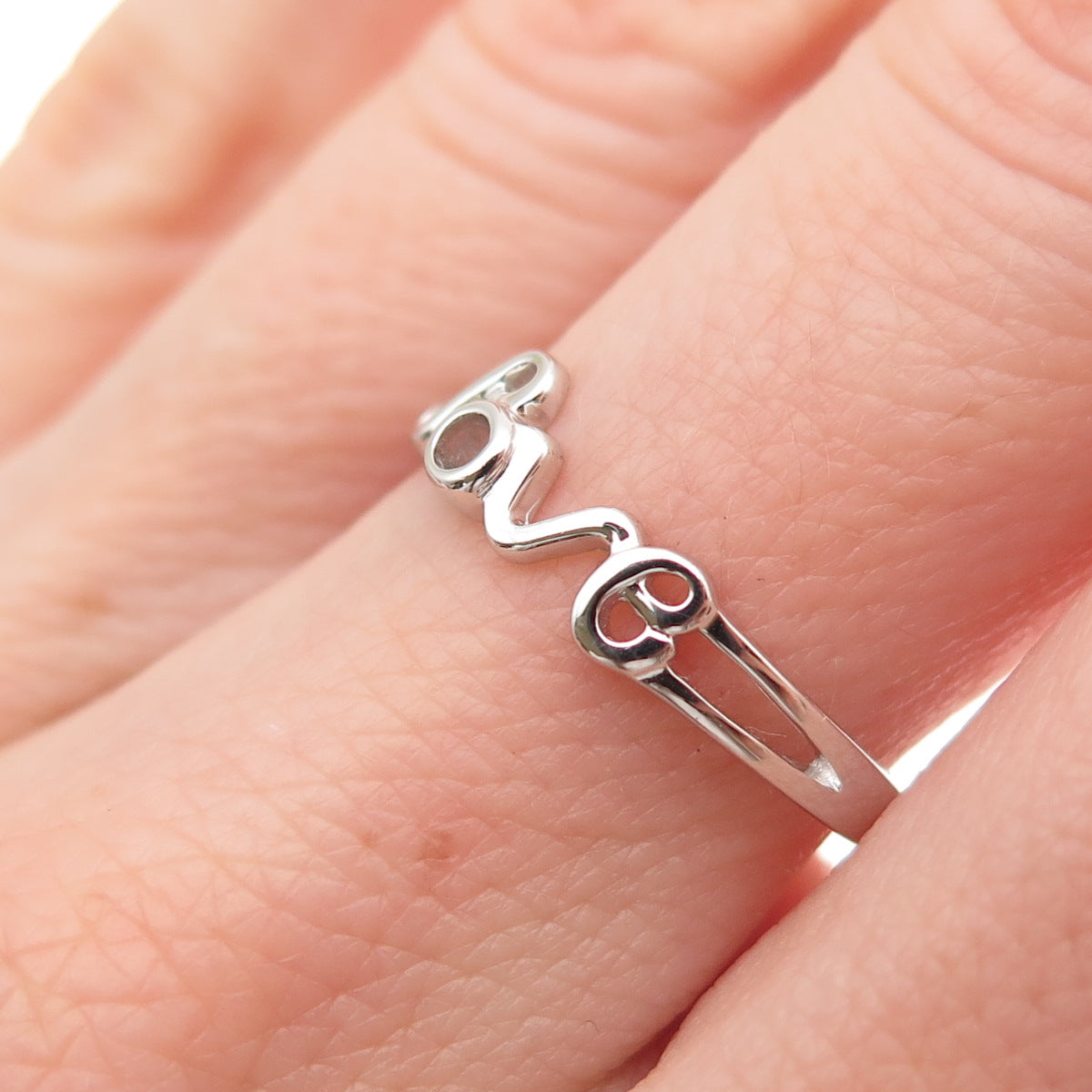 925 Sterling Silver Love Ring Size 7