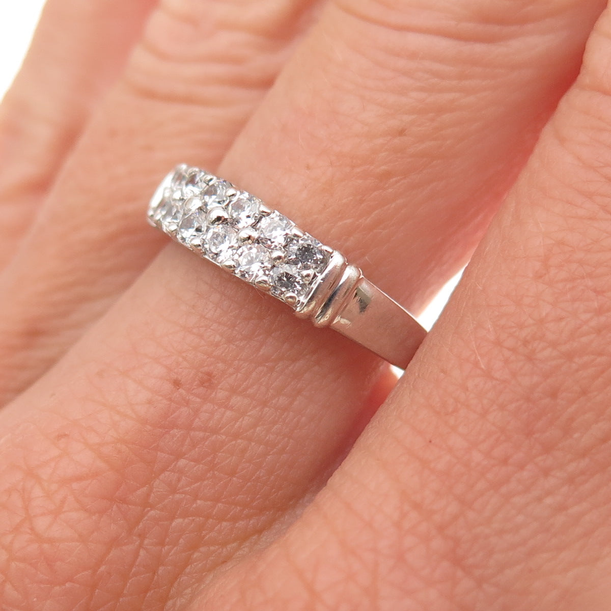 925 Sterling Silver Round-Cut C Z Ring Size 7