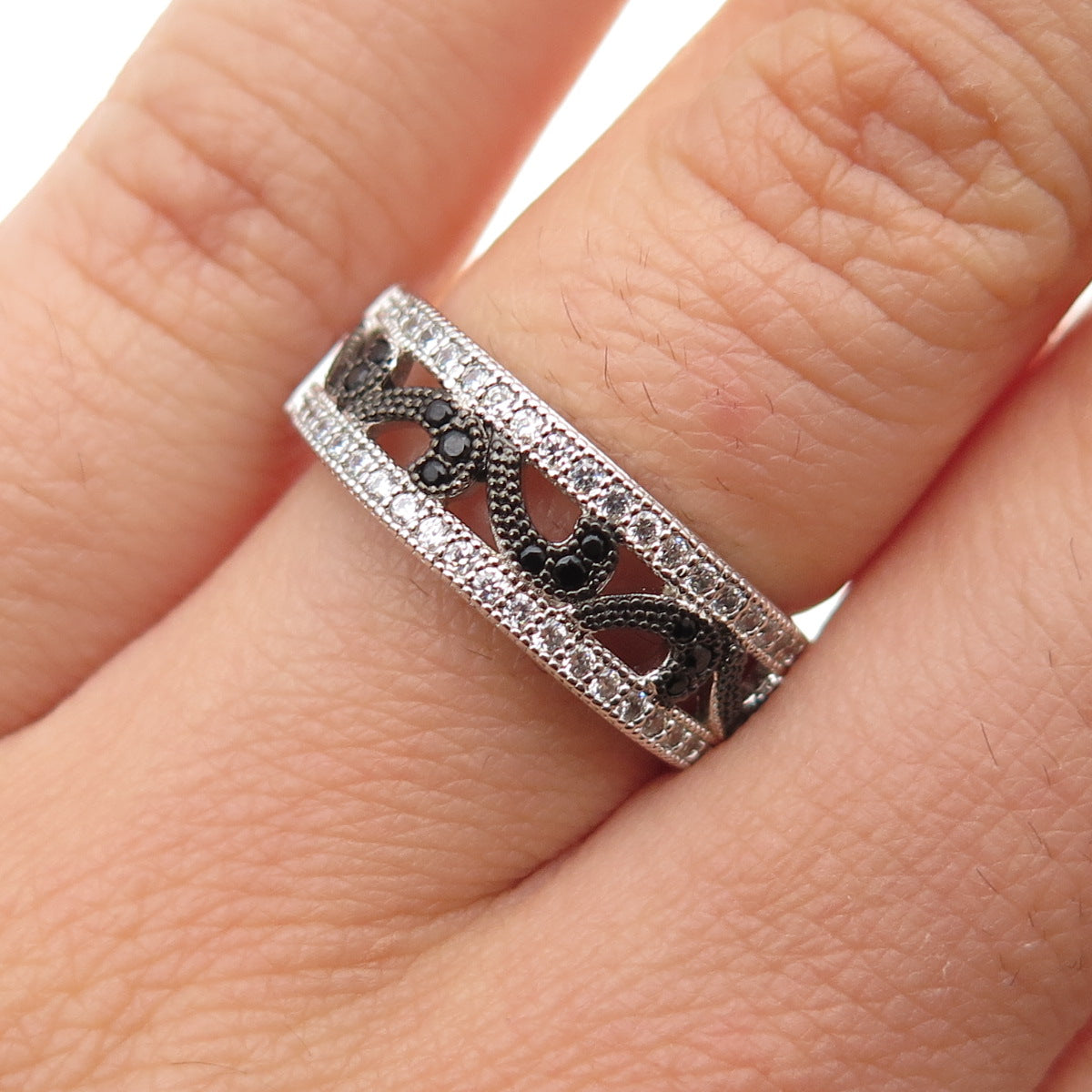 FOREVER 925 Sterling Silver Round-Cut Black & White C Z Ring Size 6.5