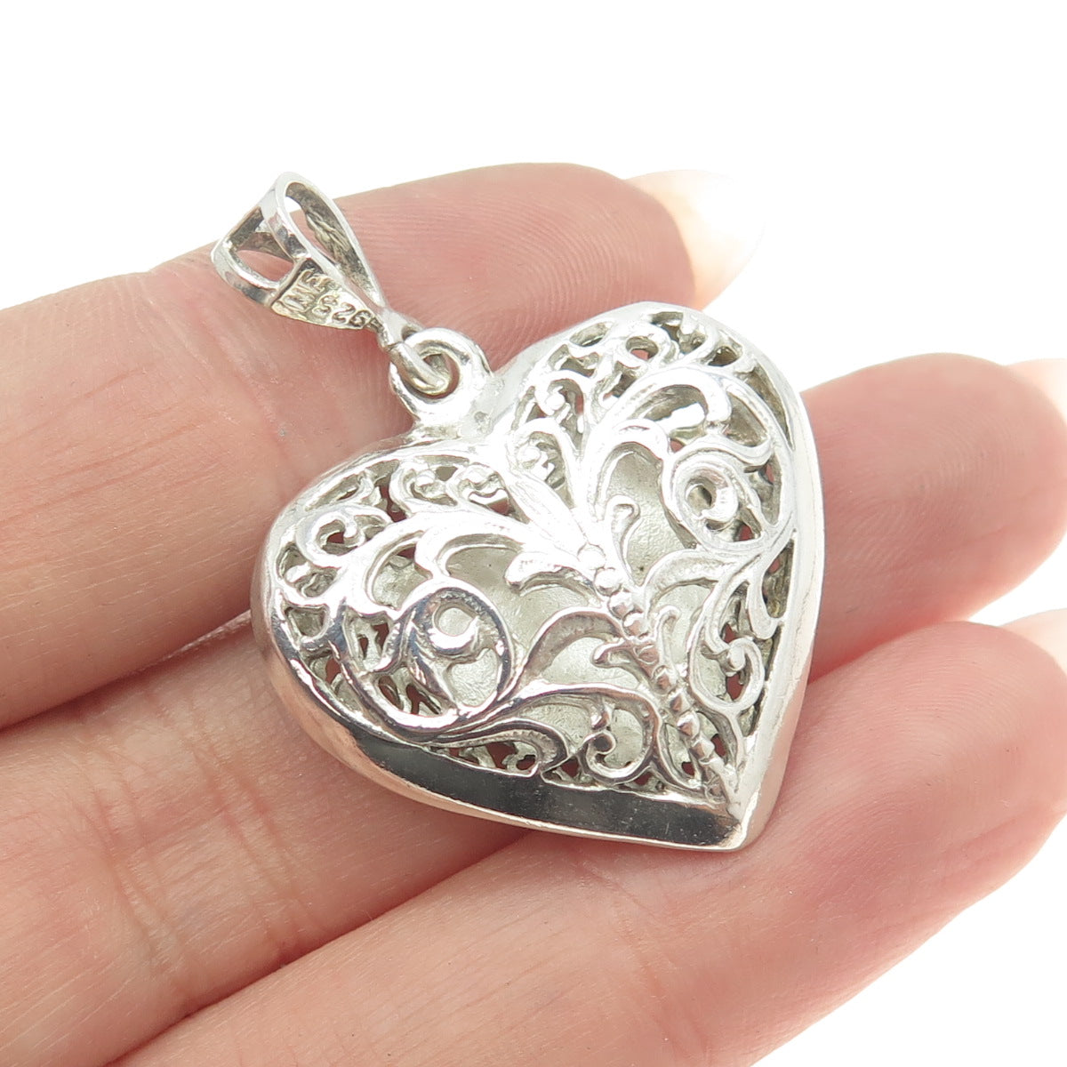 CHAPAL ZENRAY 925 Sterling Silver Vintage Ornate Heart Pendant