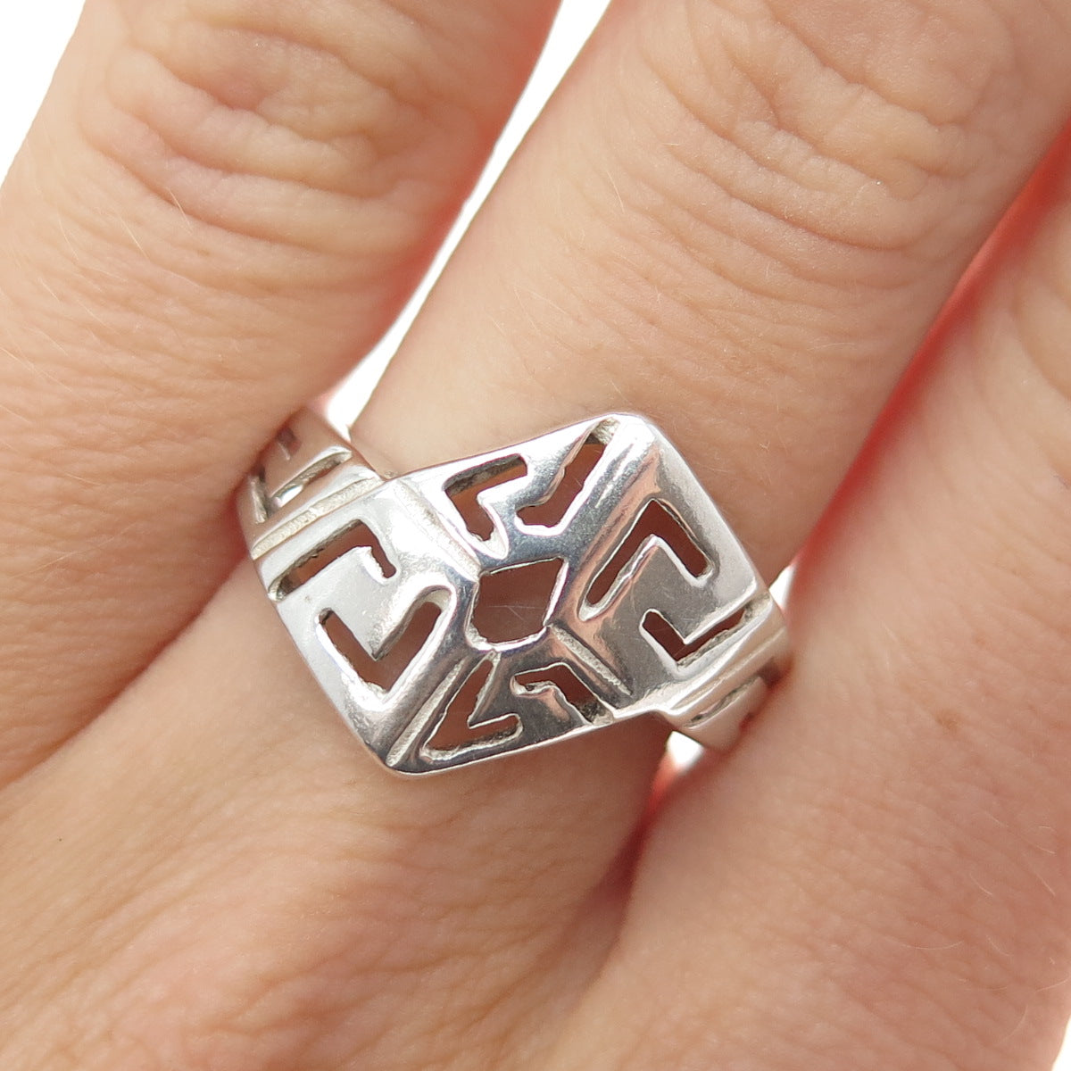 925 Sterling Silver Vintage Ethnic Sun Symbol Zig Zag Ring Size 7.25