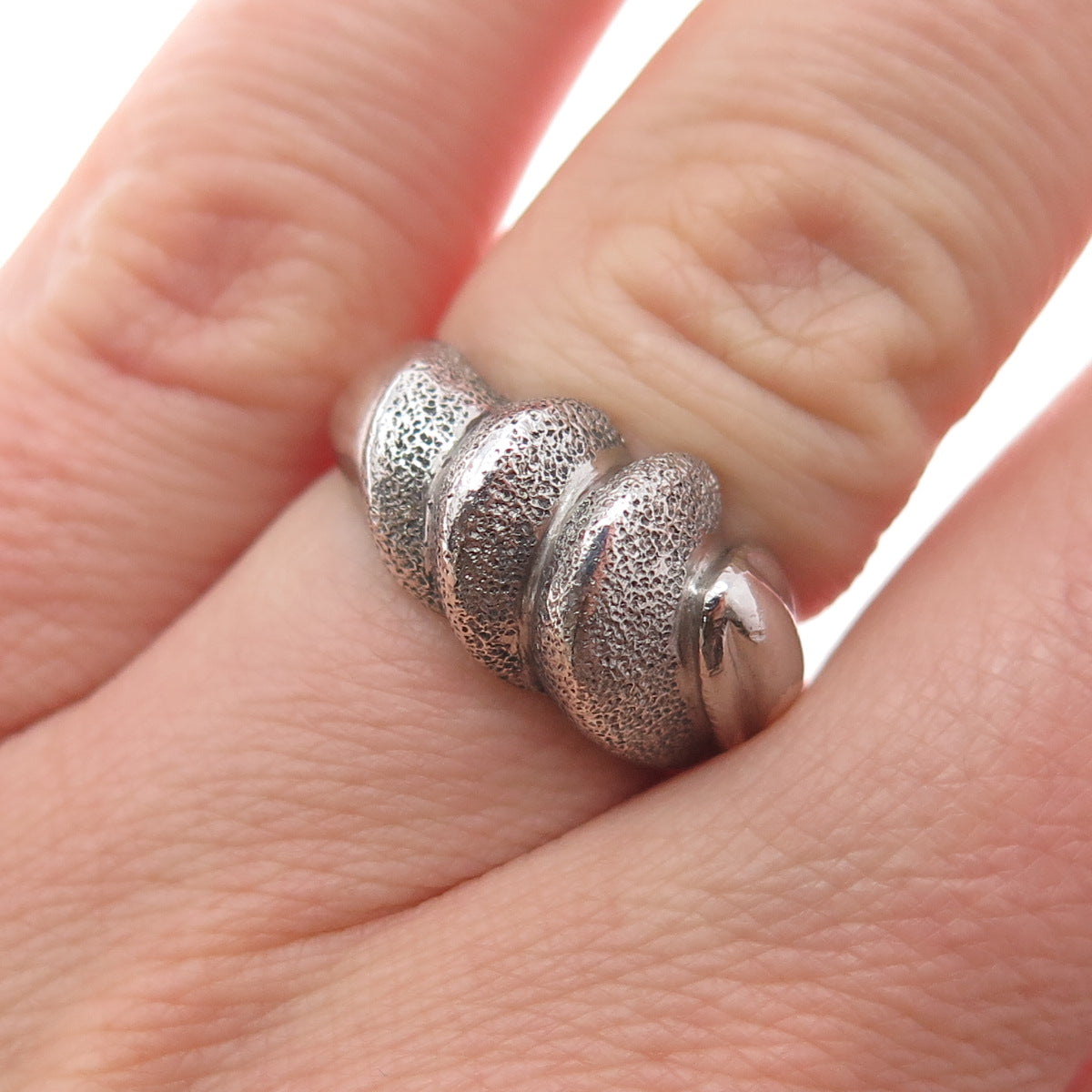 925 Sterling Silver Vintage Modernist Oxidized Ring Size 5.75