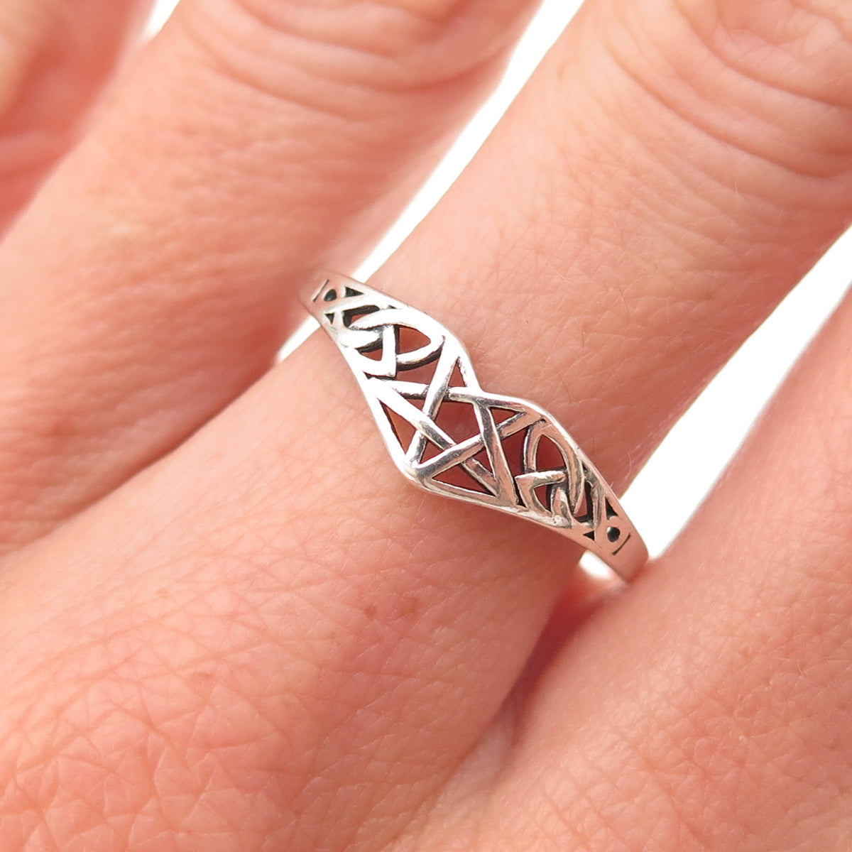 925 Sterling Silver Vintage Pentagram Celtic Trinity Knot Oxidized Ring Size 8