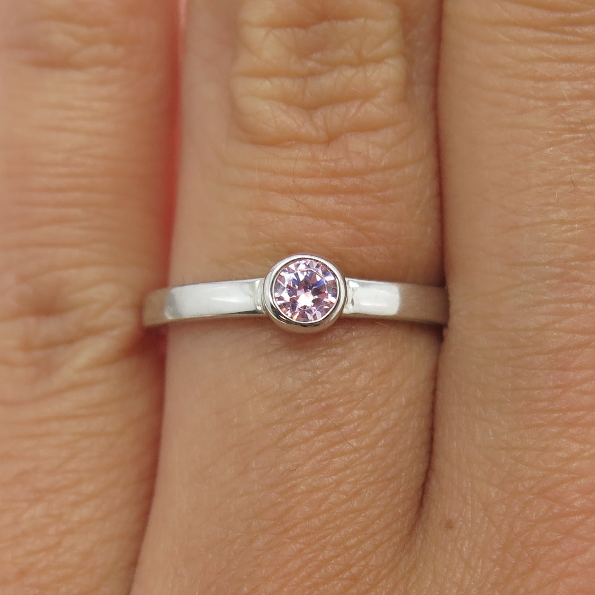 925 Sterling Silver Round-Cut Lavender C Z Ring Size 6.75