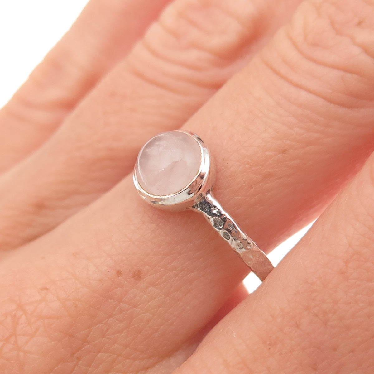 925 Sterling Silver Vintage Real Rose Quartz Hammered Ring Size 8.25