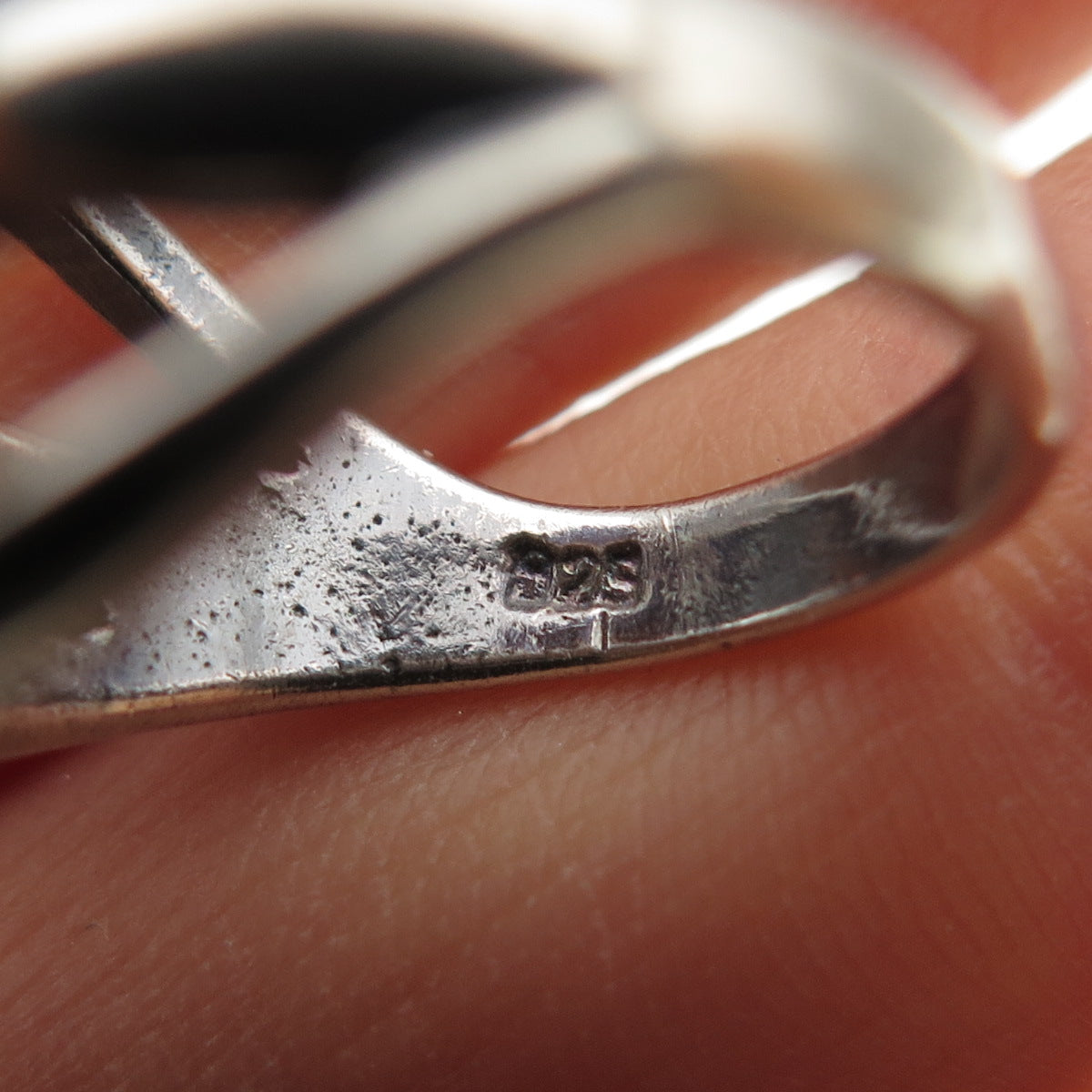 925 Sterling Silver Vintage Modernist Wavy Oxidized Ring Size 6.75