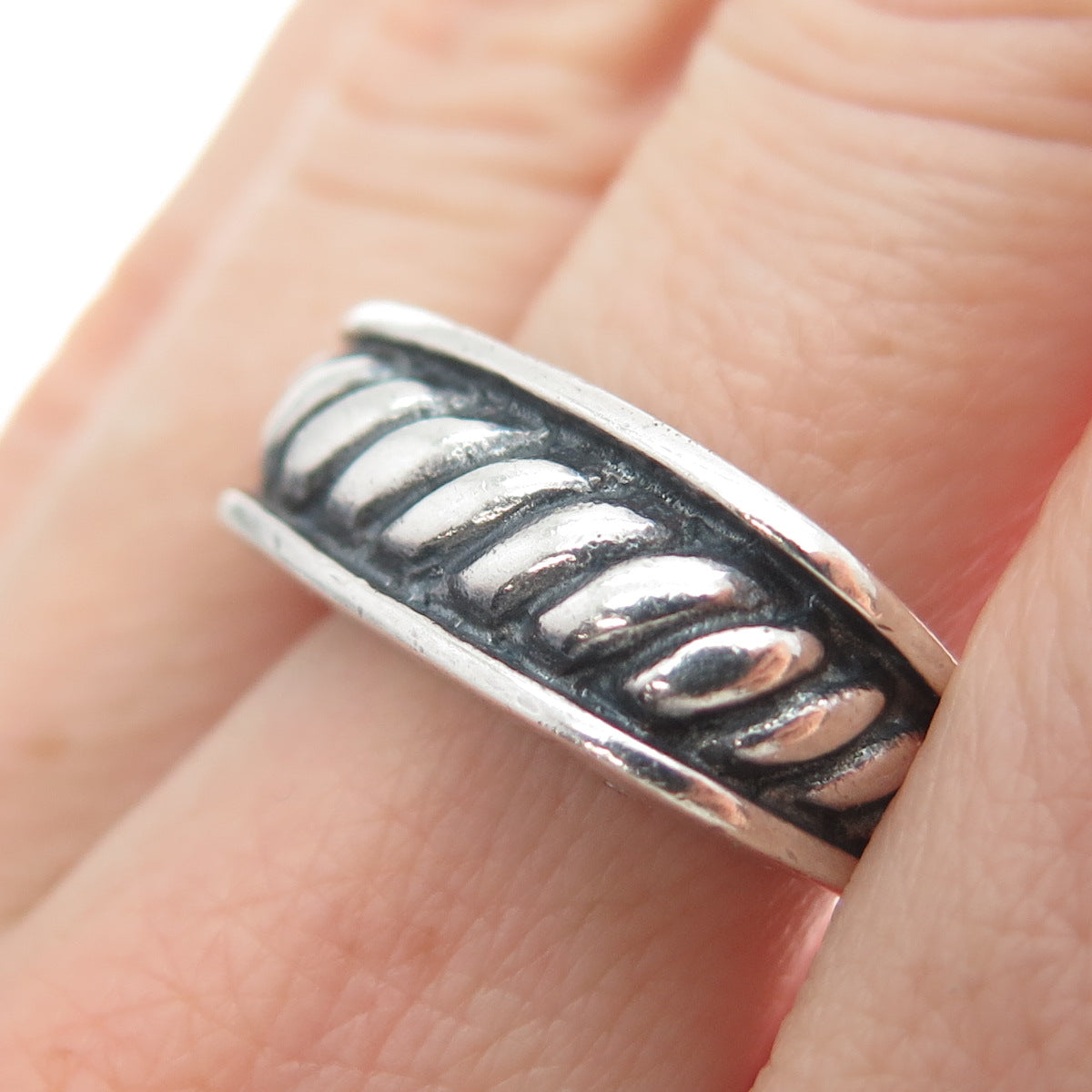 925 Sterling Silver Vintage Modernist Twisted Rope Oxidized Ring Size 8