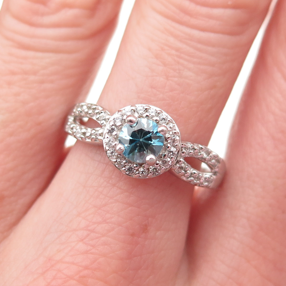 925 Sterling Silver Real Round-Cut Blue Topaz & C Z Ring Size 9