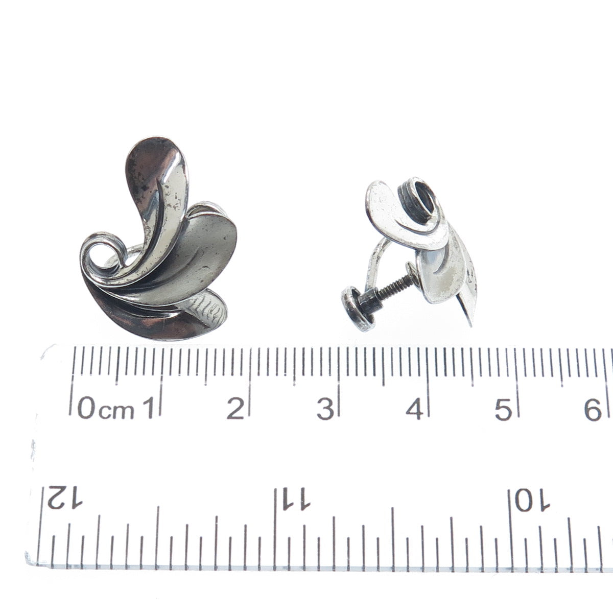 BEAU 925 Sterling Silver Antique Floral Leaf Oxidized Screw Back Earrings