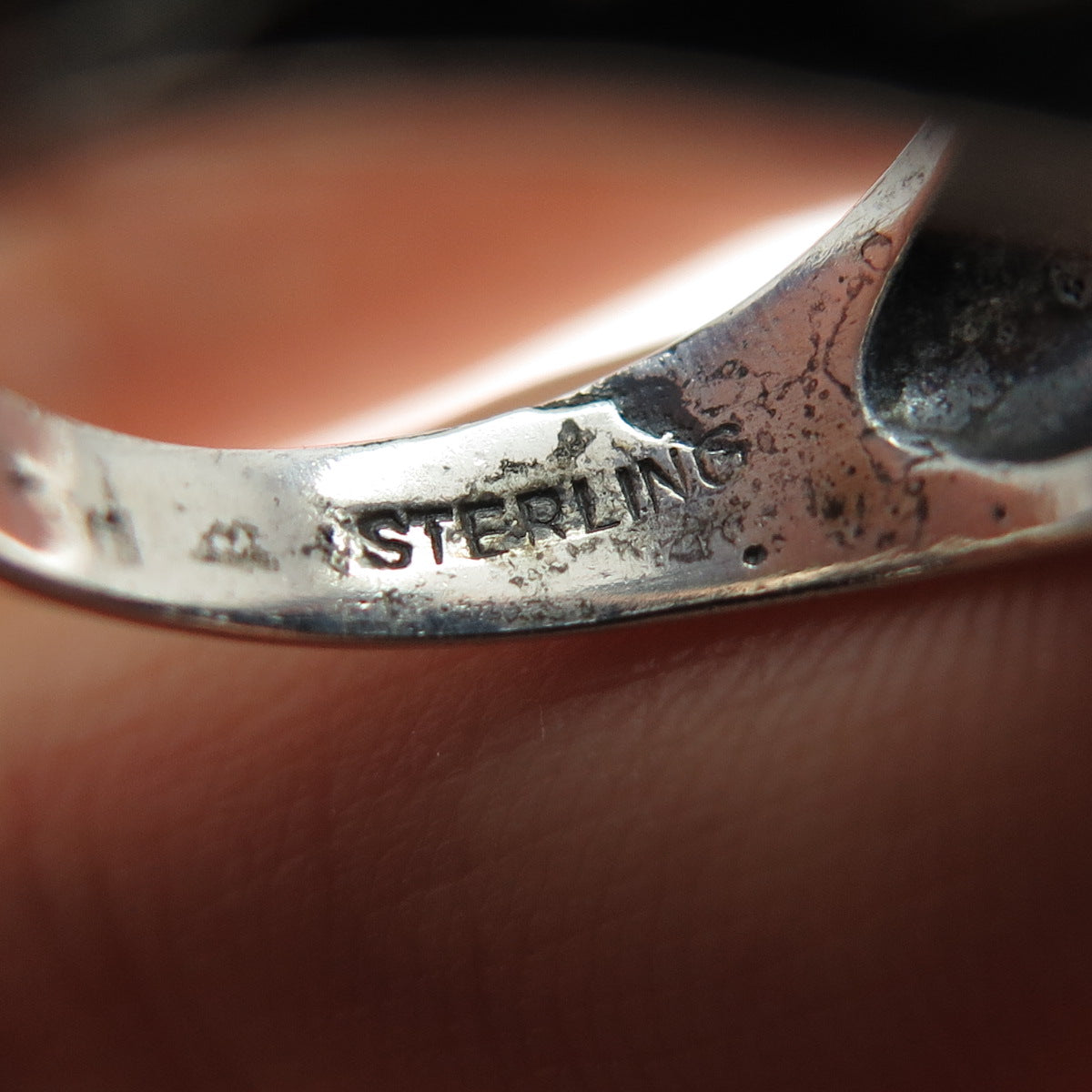 925 Sterling Silver Vintage Modernist Ribbed Dome Oxidized Ring Size 6.5