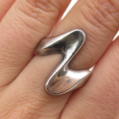 925 Sterling Silver Vintage Modernist Wavy Oxidized Ring Size 7
