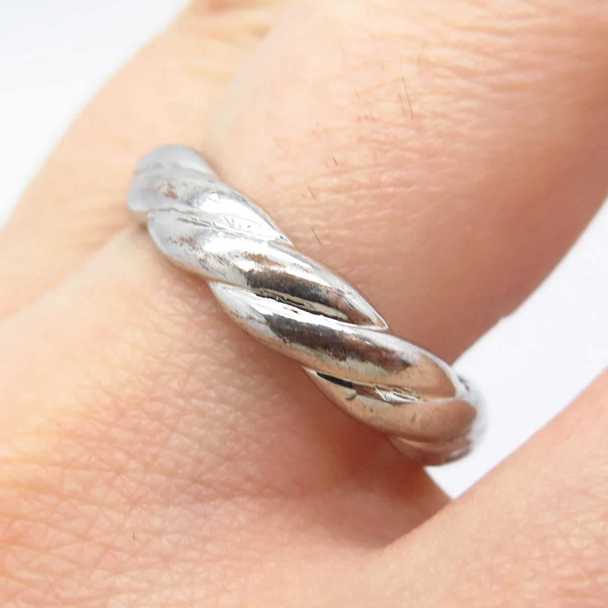 925 Sterling Silver Vintage Twisted Band Ring Size 8.25