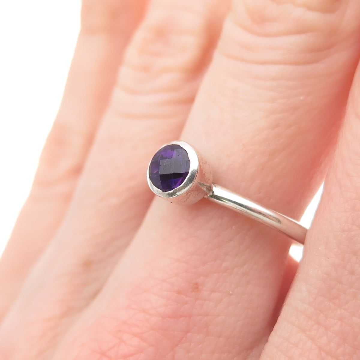 925 Sterling Silver Vintage Real Round-Cut Amethyst Modernist Ring Size 8