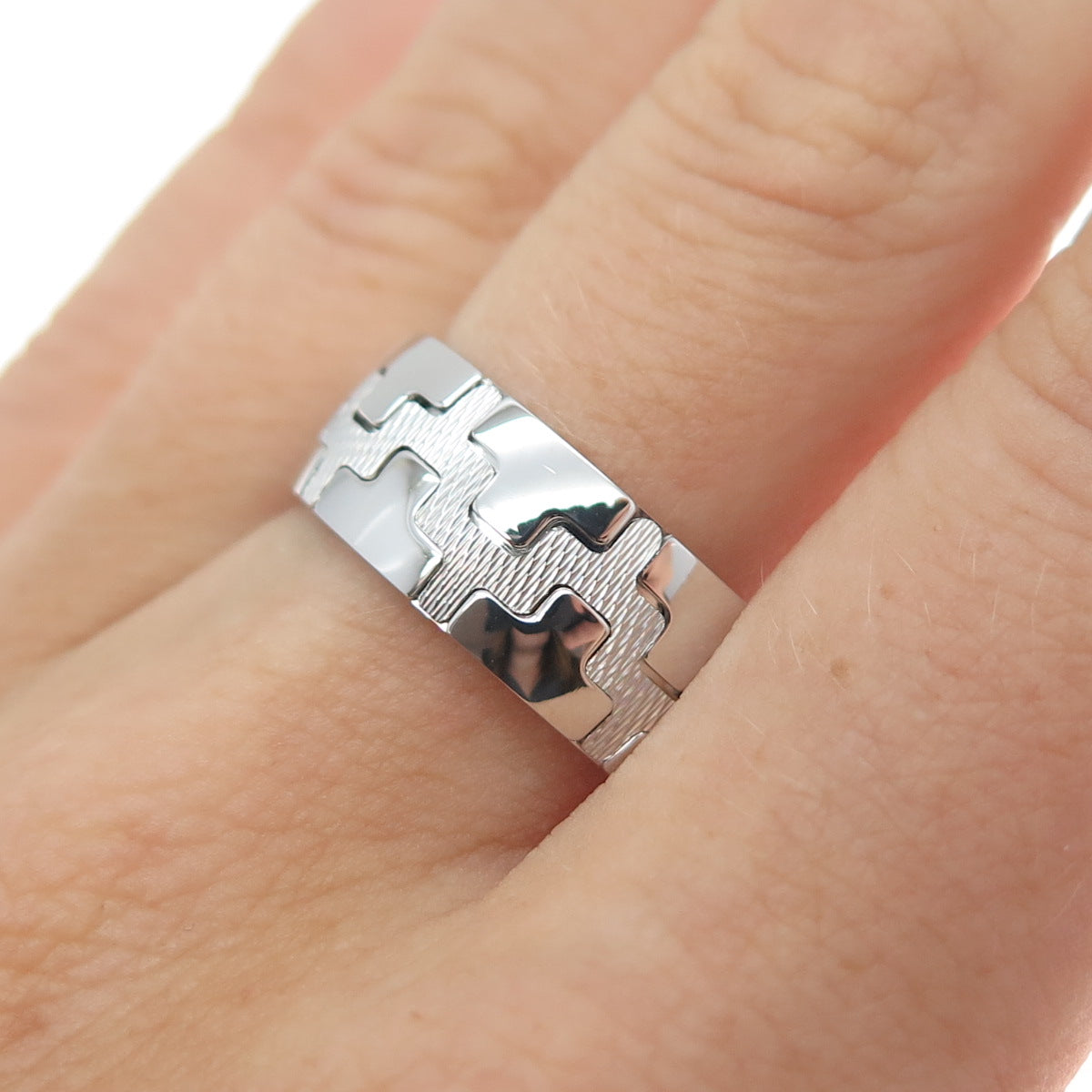 NEOS 925 Sterling Silver Textured Puzzle Band Ring Size 7.75