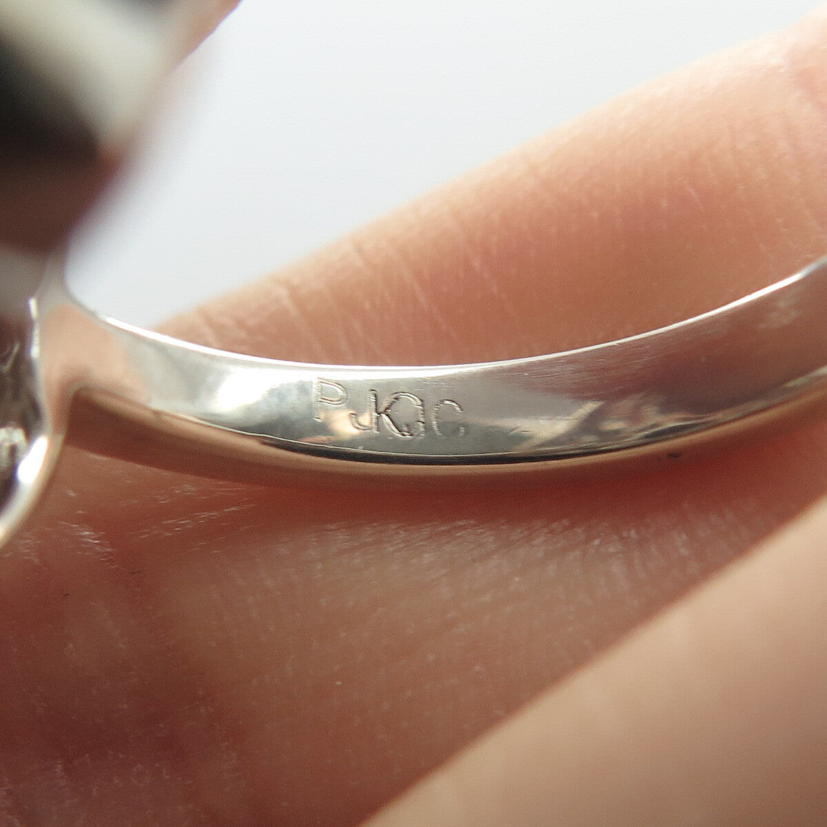 925 Sterling Silver White & Blue C Z Wide Ring Size 8