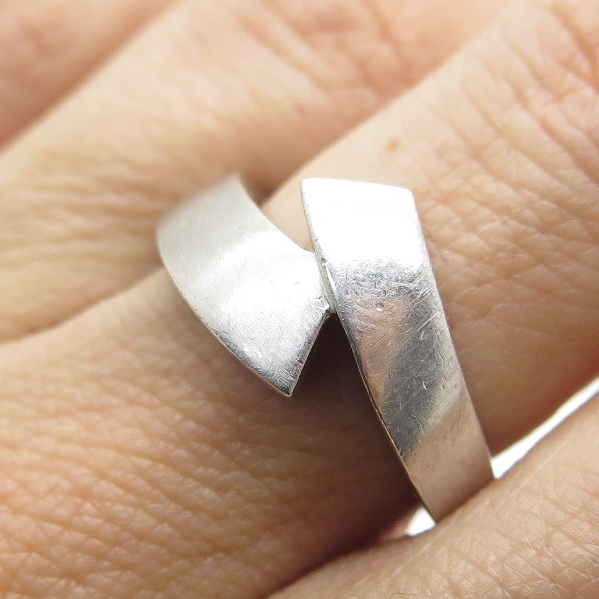 925 Sterling Silver Vintage Modernist Bypass Ring Size 7.25