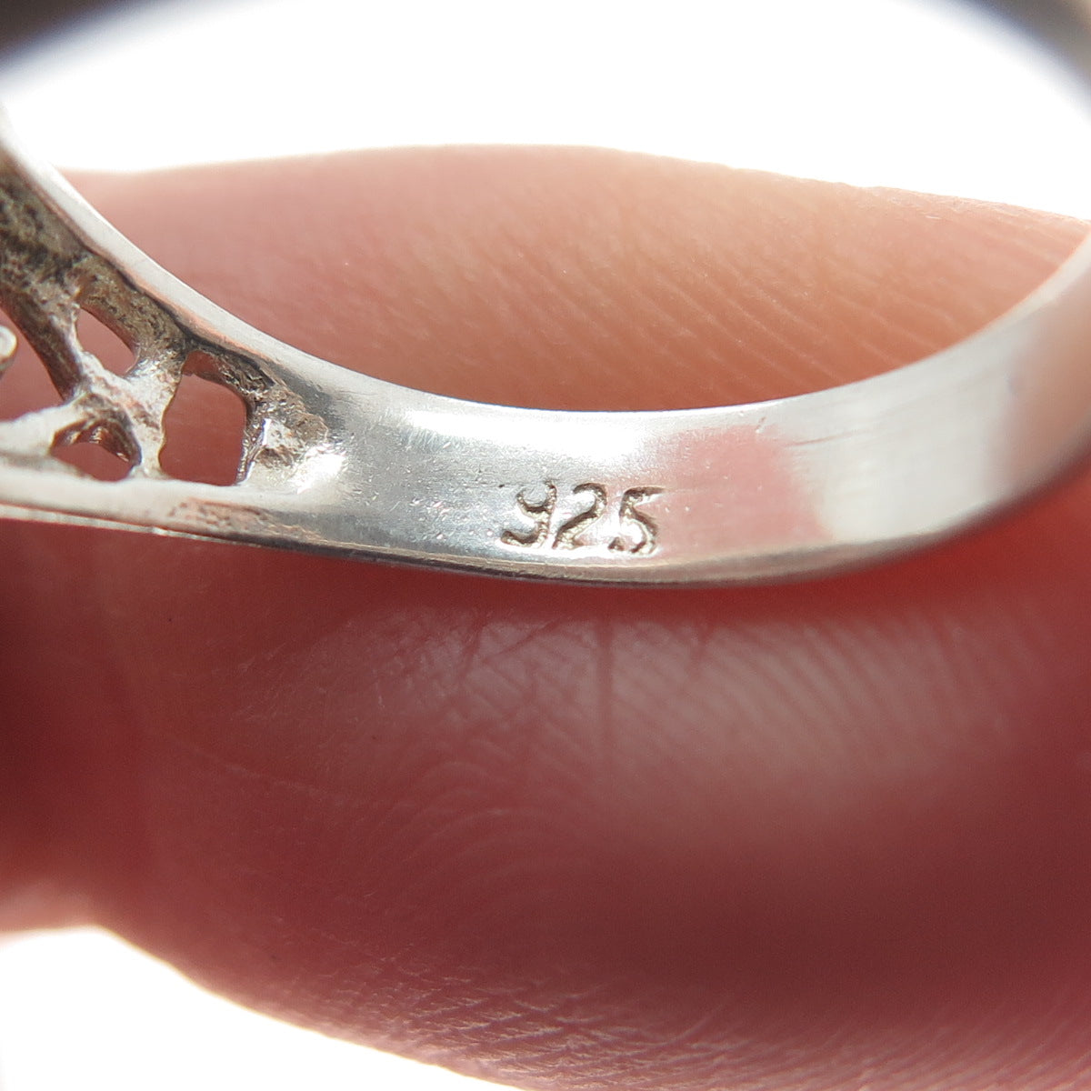 925 Sterling Silver Oval-Cut Shaped C Z Ornate Heart Ring Size 6.5