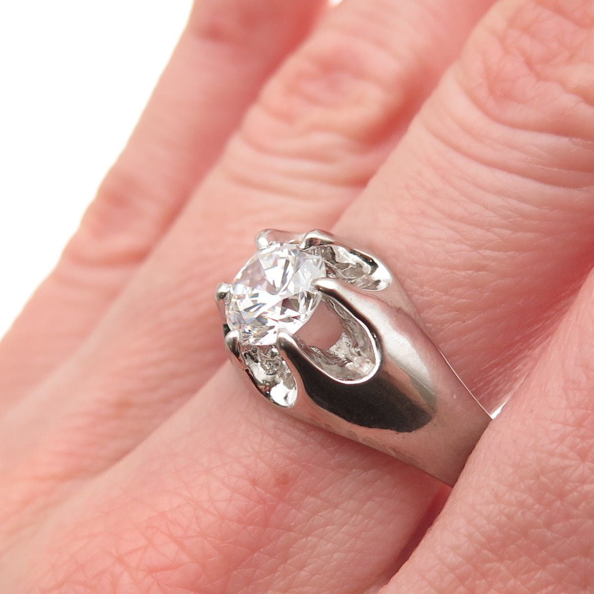 925 Sterling Silver Vintage Round-Cut C Z Modernist Ring Size 10.25