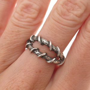 925 Sterling Silver Vintage Modernist Crisscross Oxidized Ring Size 7