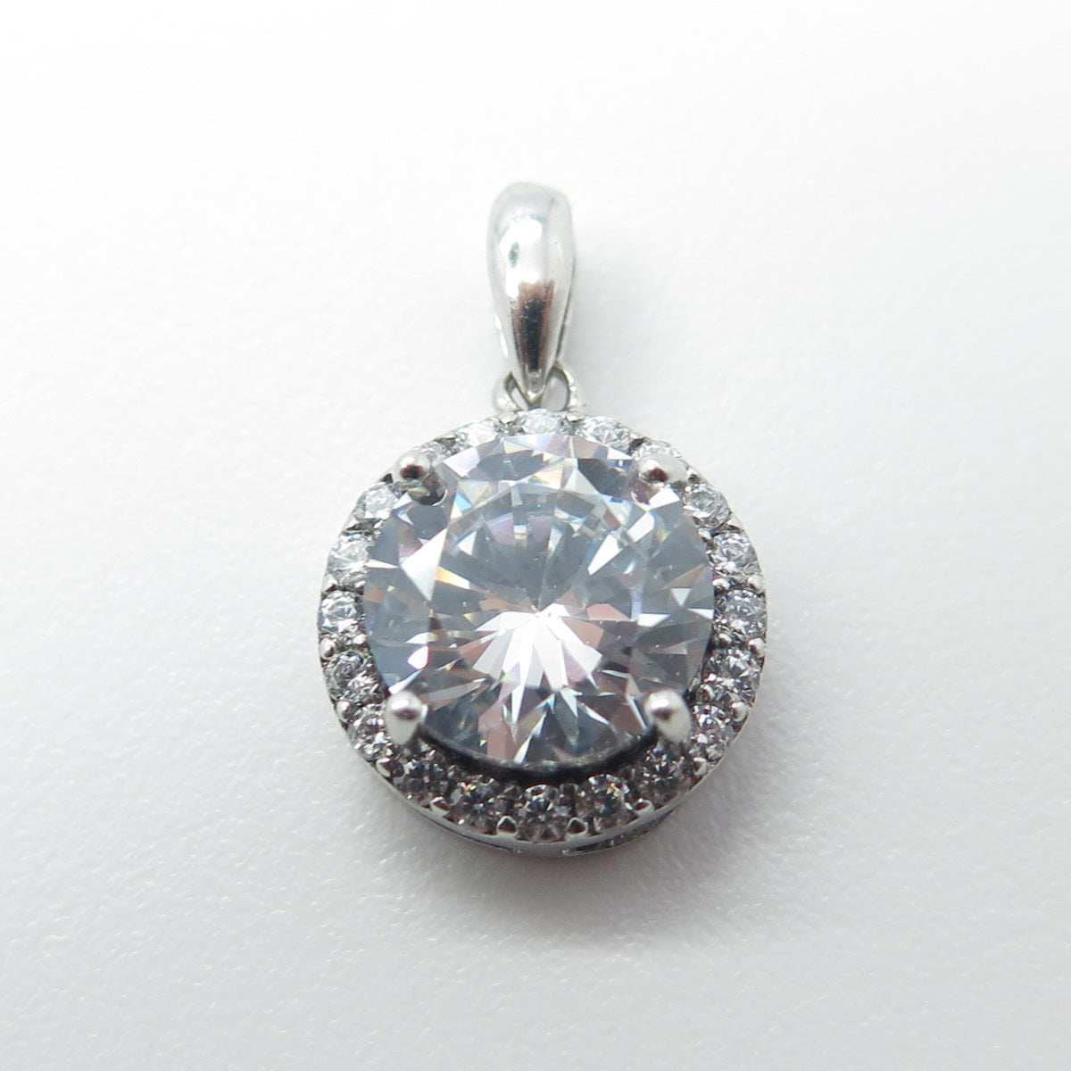 925 Sterling Silver Round-Cut Shaped C Z Pendant