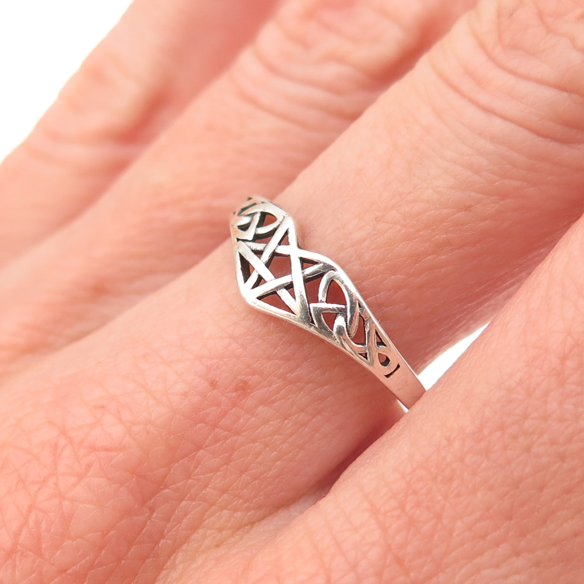 925 Sterling Silver Vintage Pentagram Celtic Trinity Knot Oxidized Ring Size 8