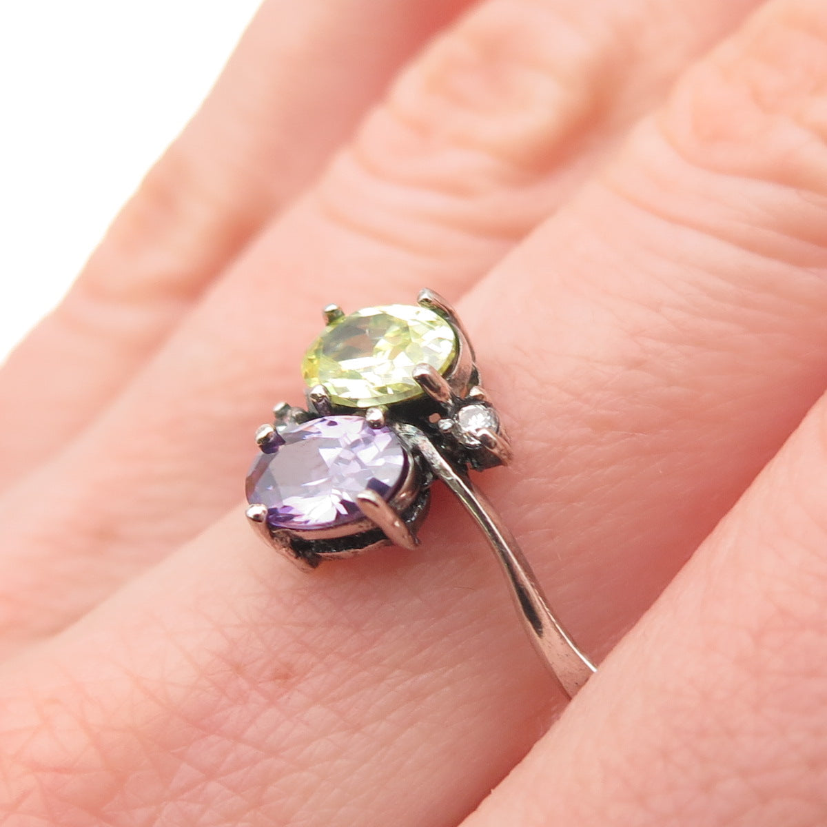 925 Sterling Silver Vintage Green & Purple Oval-Cut C Z Oxidized Ring Size 8