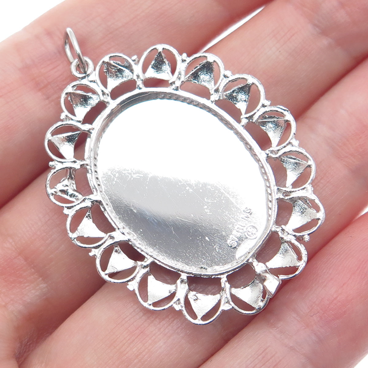 ART'S ELEGANCE 925 Sterling Silver Vintage Hands In Prayer Religious Pendant