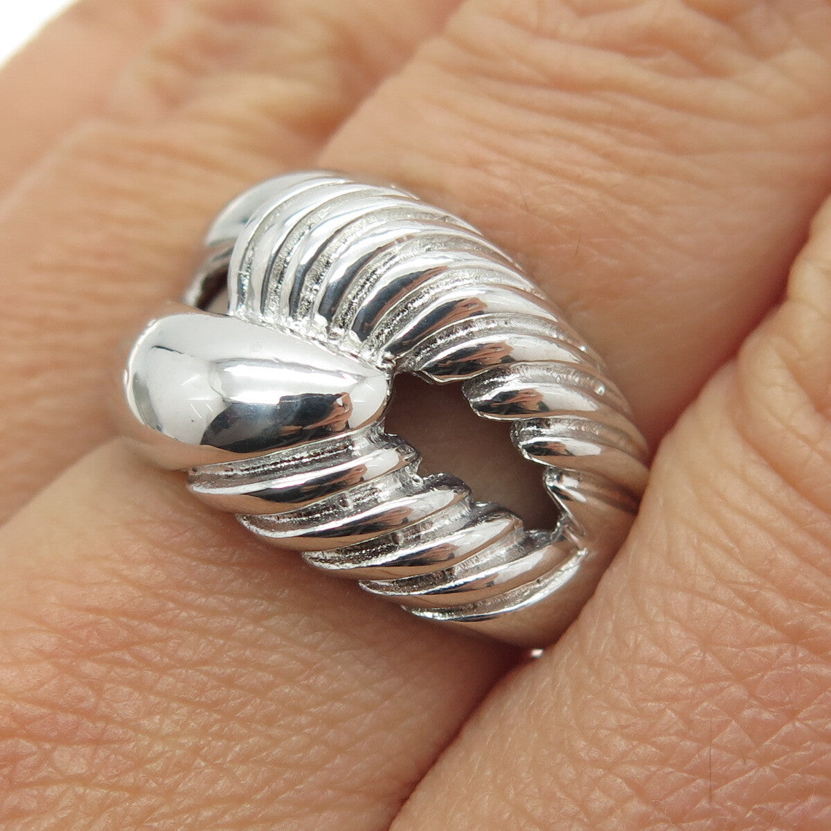925 Sterling Silver Vintage Ribbed Interlocked Ring Size 8.25