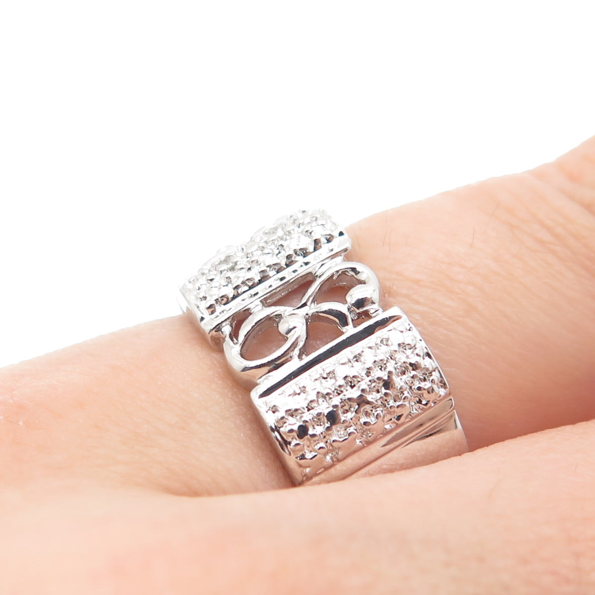 925 Sterling Silver Real Diamond Accent Ornate Ring Size 8.25