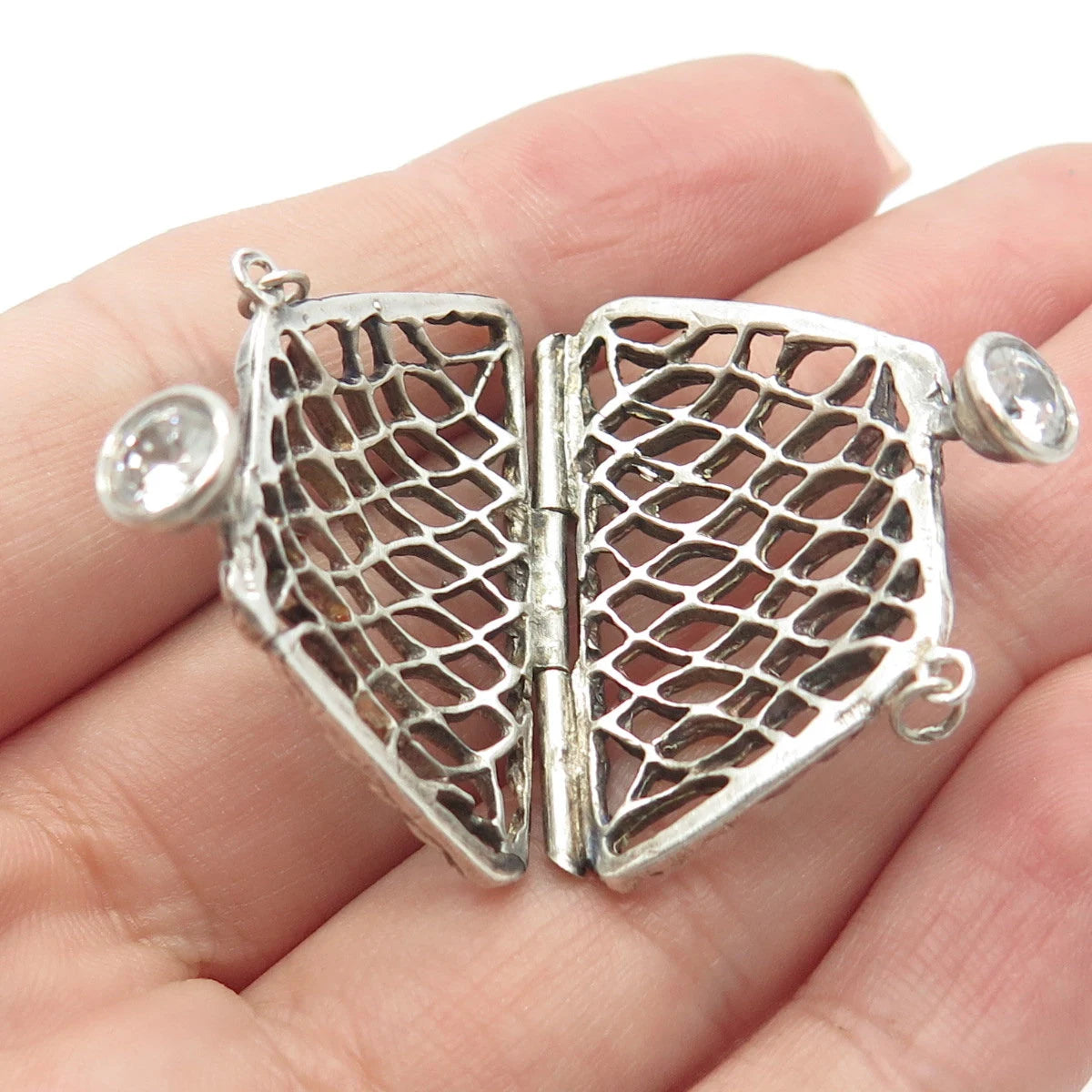 925 Sterling Silver Vintage C Z Ladies Pouch Necklace Central Part