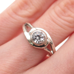 925 Sterling Silver Vintage Round-Cut C Z Modernist Ring Size 6.25