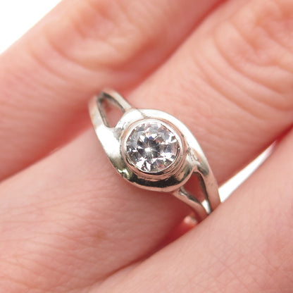 925 Sterling Silver Vintage Round-Cut C Z Modernist Ring Size 6.25