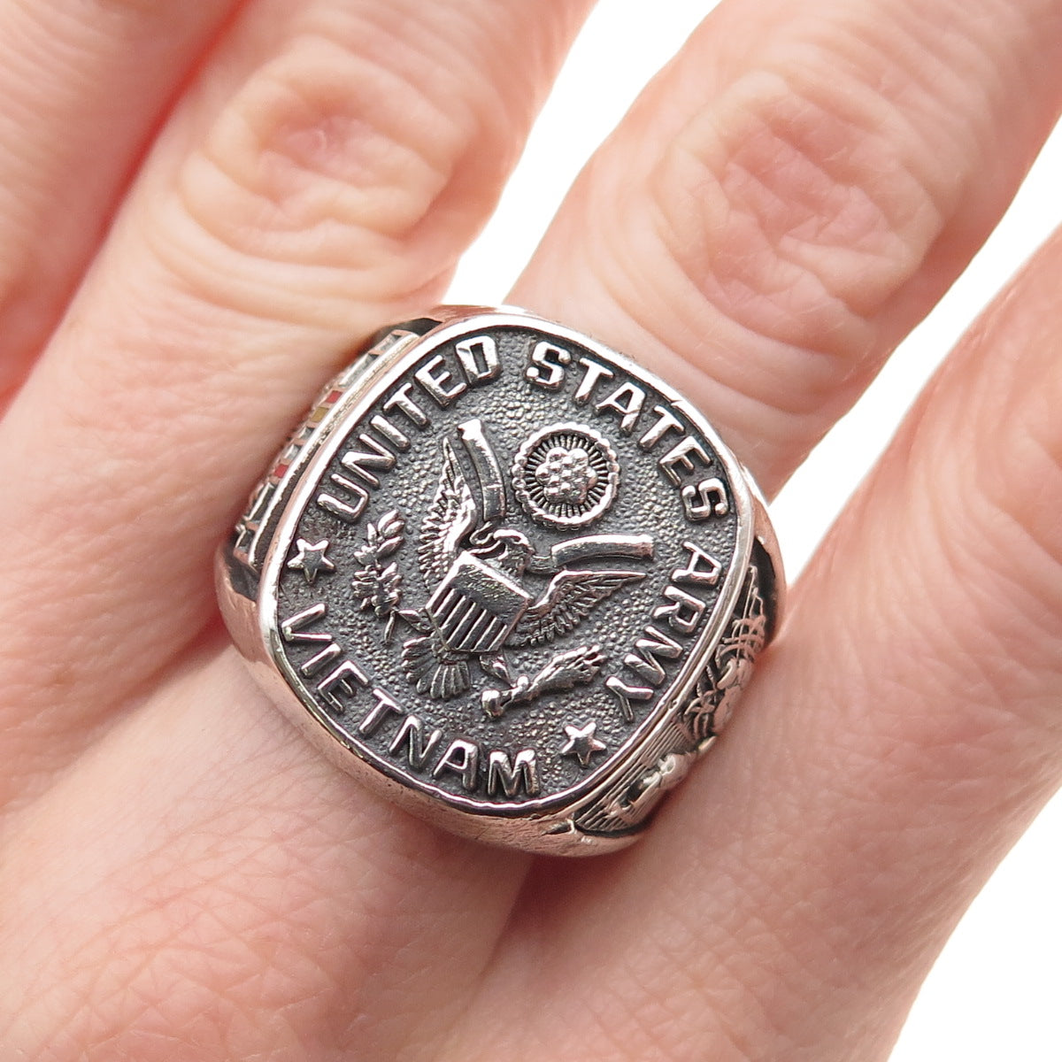 925 Sterling Silver Vintage Enamel US Army Vietnam Oxidized Ring Size 10