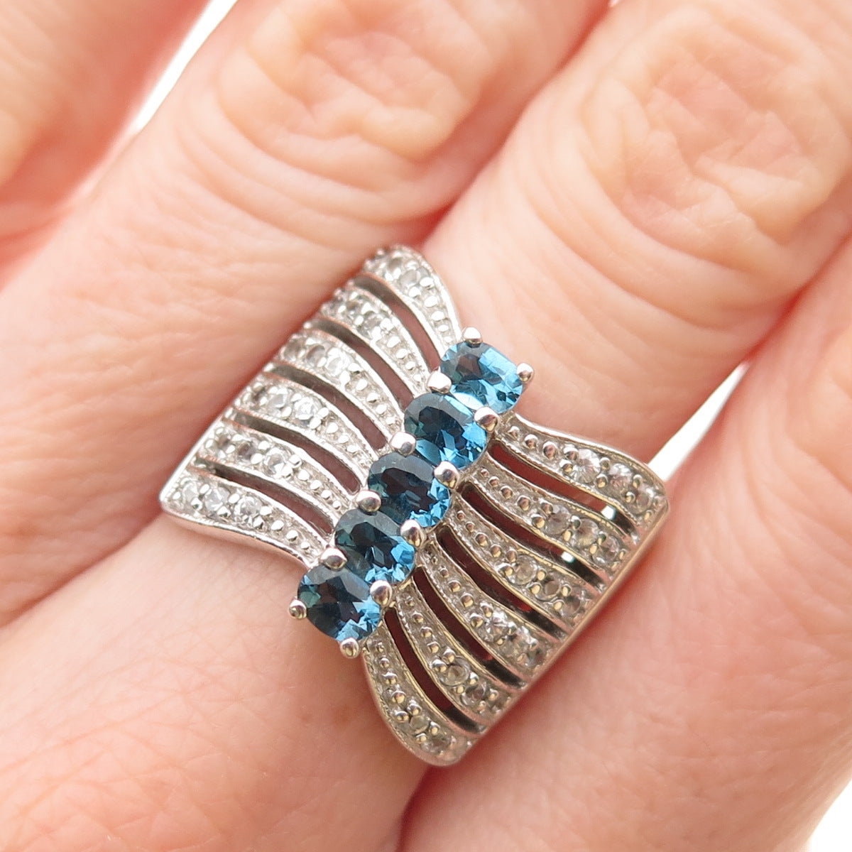 925 Sterling Silver Vintage Real Swiss Blue & White Topaz Ring Size 7.5