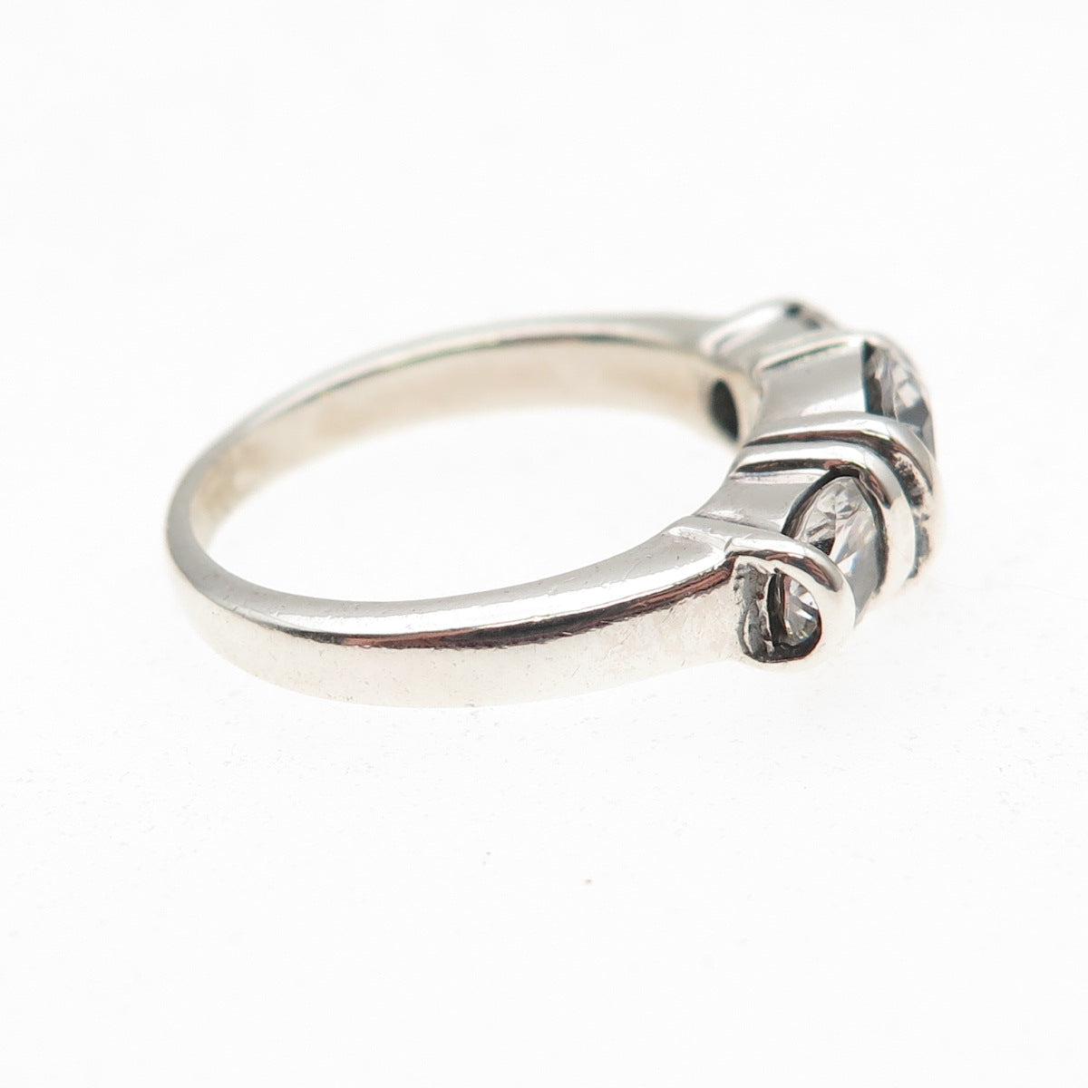 925 Sterling Silver Vintage Round-Cut C Z Engagement Ring Size 7.25