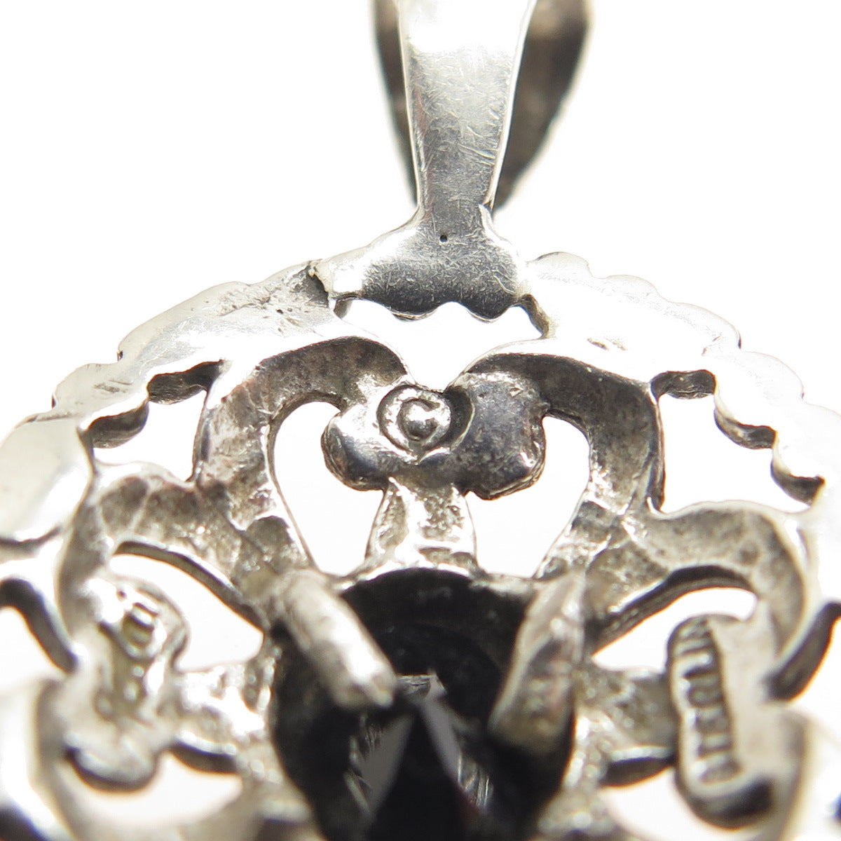 JEZLAINE 925 Sterling Silver Vintage Real Black Spinel Ornate Pendant