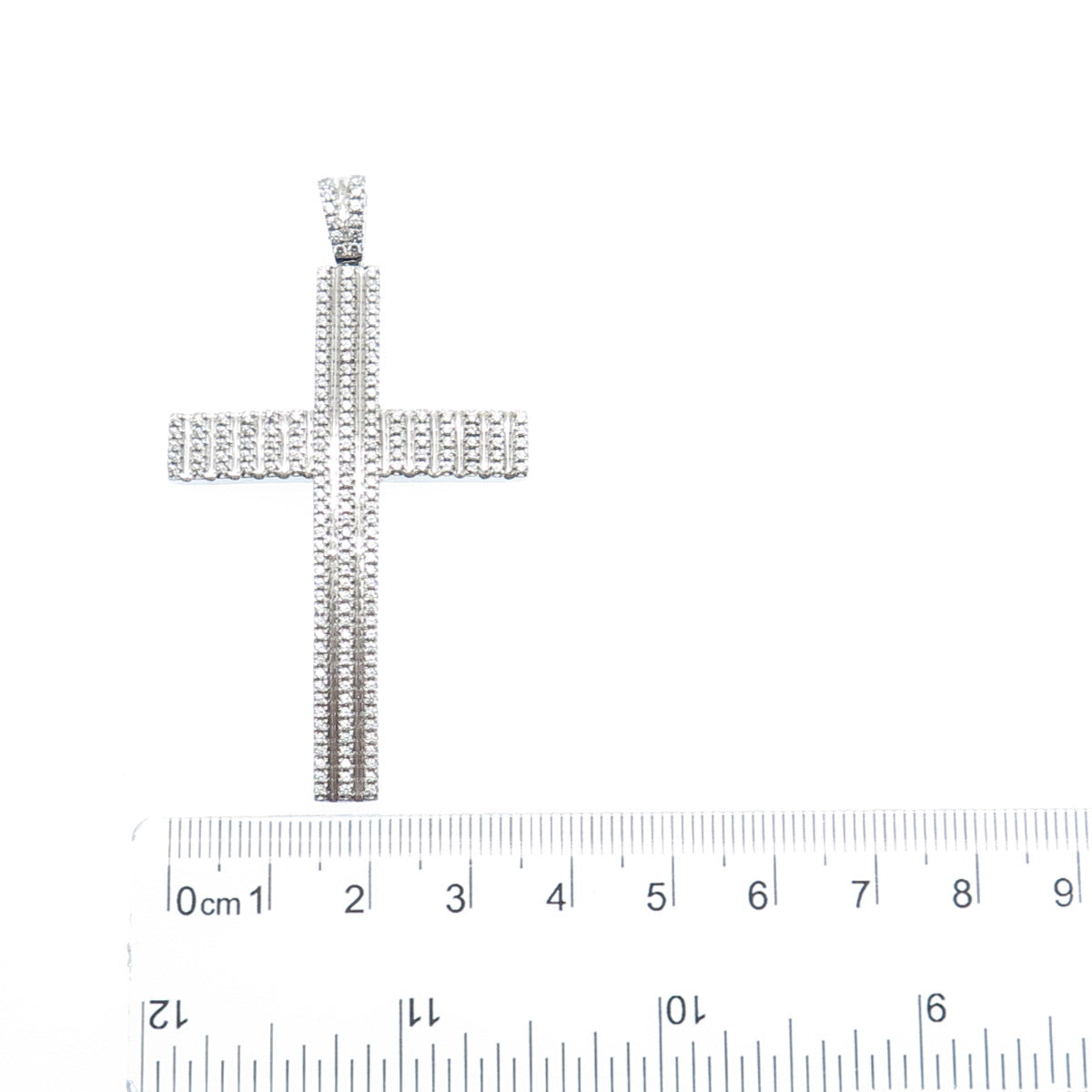 DESIGNS BY YAGI 925 Sterling Silver Round-Cut Shaped C Z Cross Sparkle Pendant