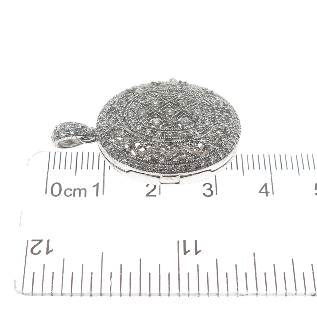 925 Sterling Silver Round-Cut Shaped C Z Ornate Oval Locket Pendant