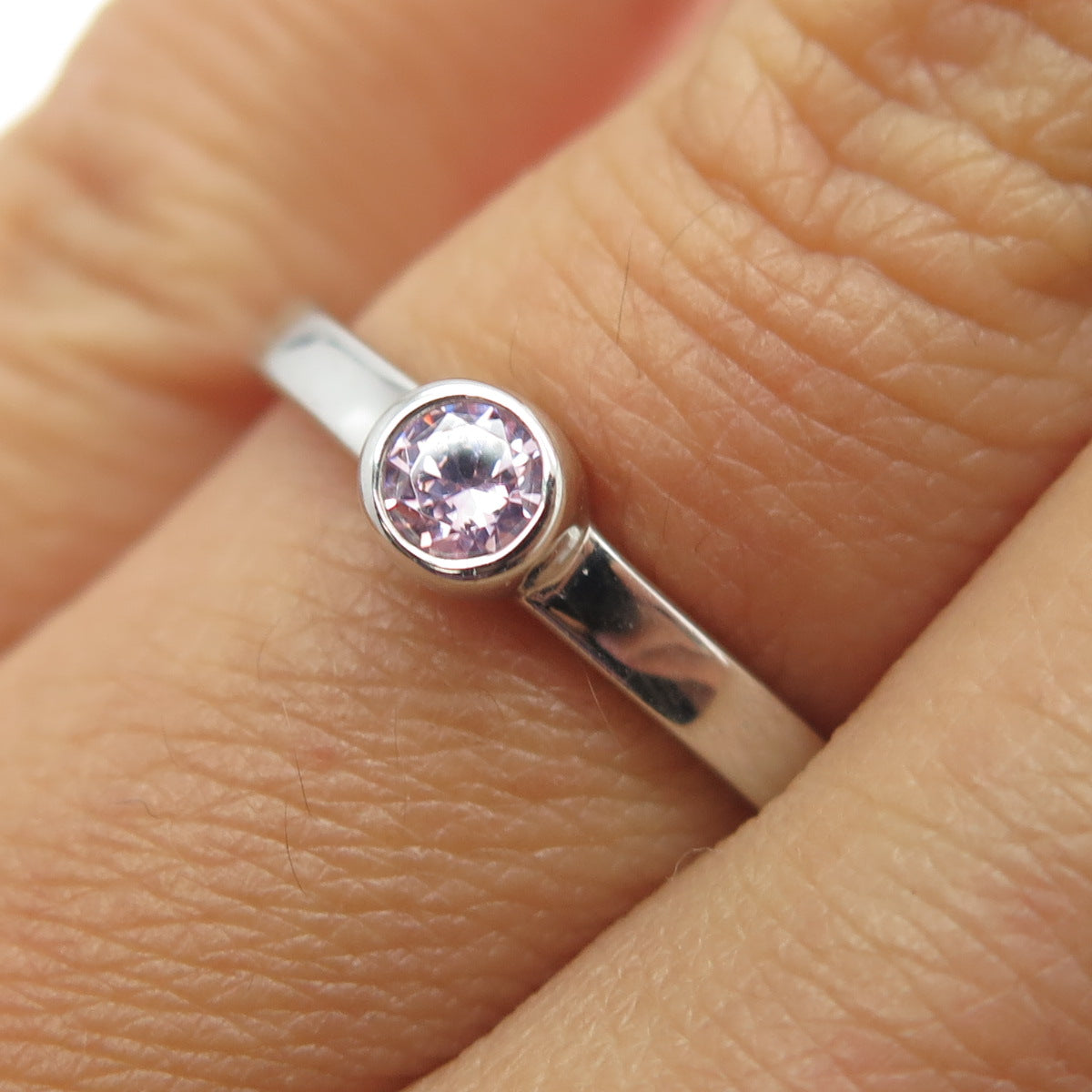 925 Sterling Silver Round-Cut Lavender C Z Ring Size 6.75