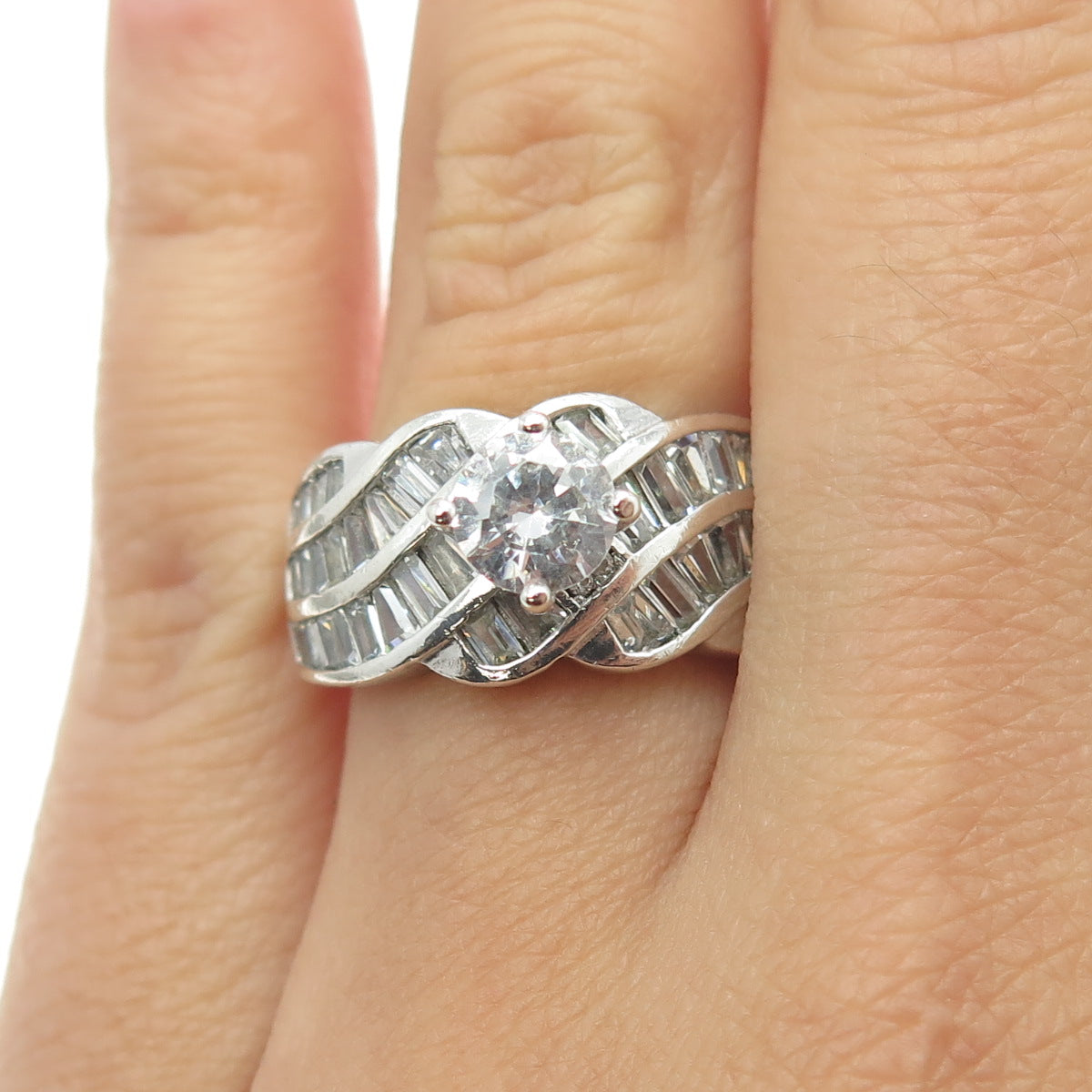 925 Sterling Silver Multi-C Z Ring Size 6.25