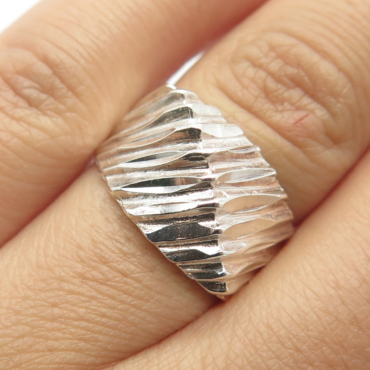 925 Sterling Silver Vintage Textured Dome Ring Size 7