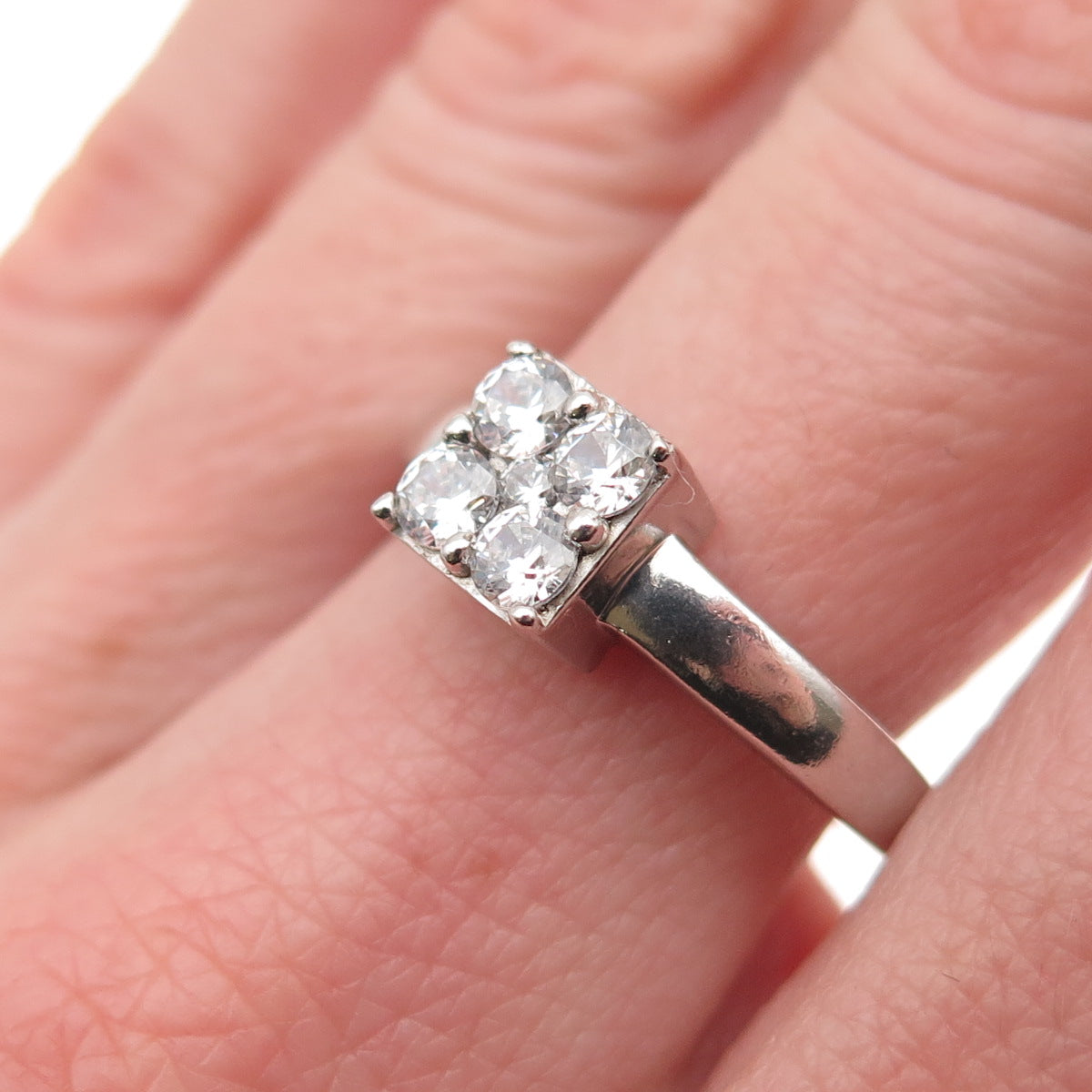 925 Sterling Silver Round-Cut C Z Promise Ring Size 7.75