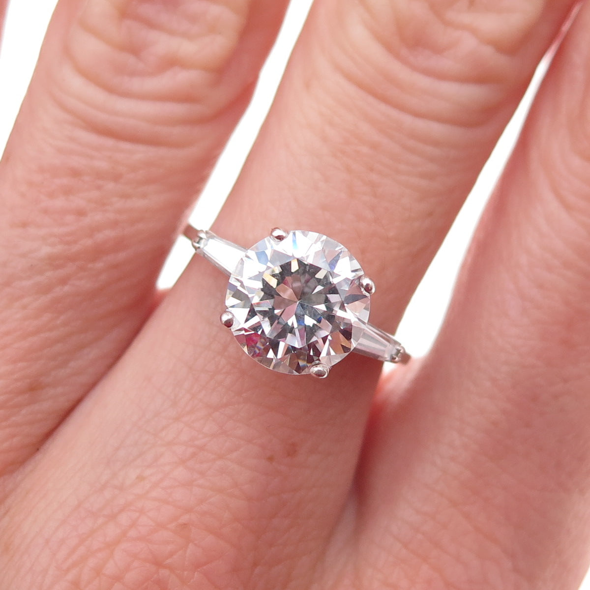 925 Sterling Silver Round-Cut C Z Engagement Ring Size 6.25