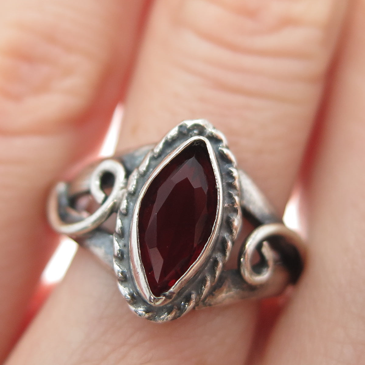 925 Sterling Silver Vintage Real Rhodonite Swirl Oxidized Ring Size 6.25