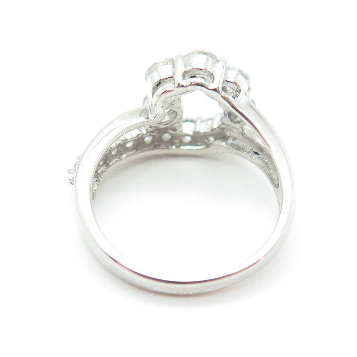 925 Sterling Silver Round-Cut Shaped C Z Modernist Ring Size 6.75